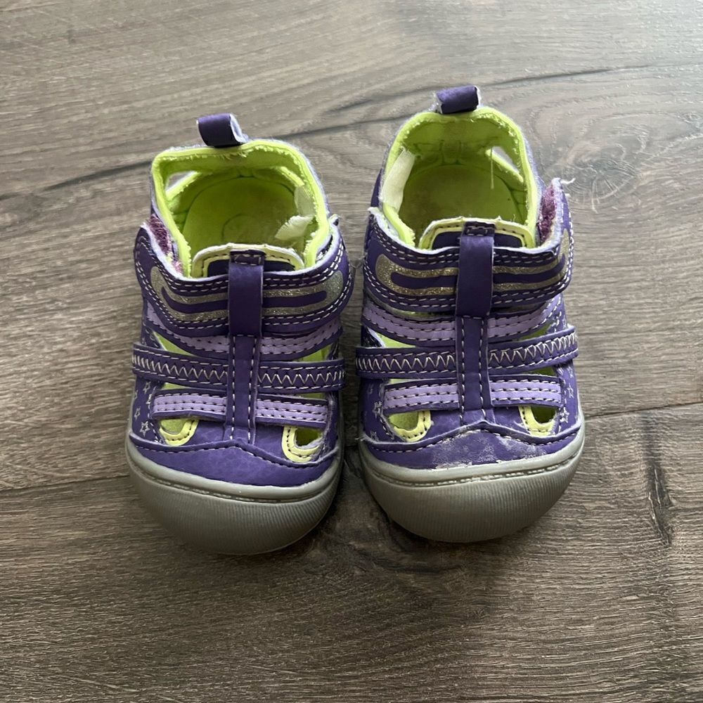 OshKosh Kids Size 2 Girls Water Outdoor Summer Shoes Purple / Neon Green / Gray